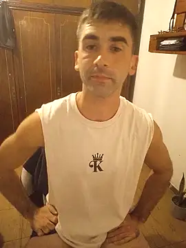 Snapshot of Tomasselo chatting on 04/14/26, 01:55 Tomasselo online show from 04/14/26, 01:55