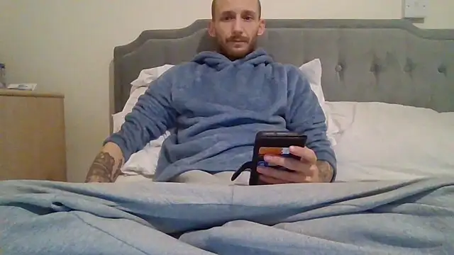 feetlovrr94 online show from 04/05/26, 11:40