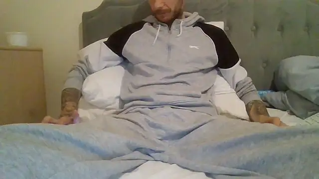 feetlovrr94 online show from 04/13/26, 10:26