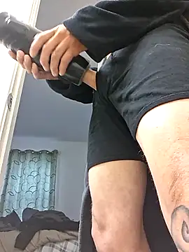 middickstroking online show from 05/18/26, 04:24