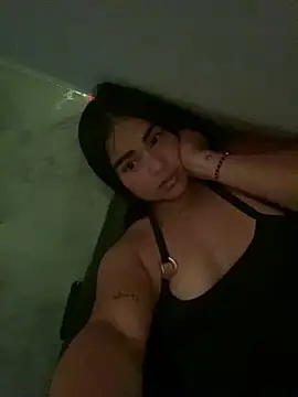 Snapshot of Valerials chatting on 04/09/26, 04:01 Valerials online show from 04/09/26, 04:01