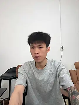 zzzzppp3 online show from 04/03/26, 01:47