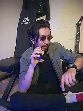 IASuarezV online show from 04/14/26, 03:56