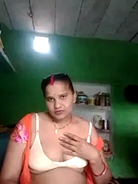 Shivani09900 online show from 06/14/26, 02:46