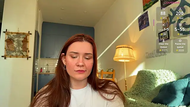 Snapshot of AurikTrix chatting on 04/14/26, 01:44 AurikTrix online show from 04/14/26, 01:44