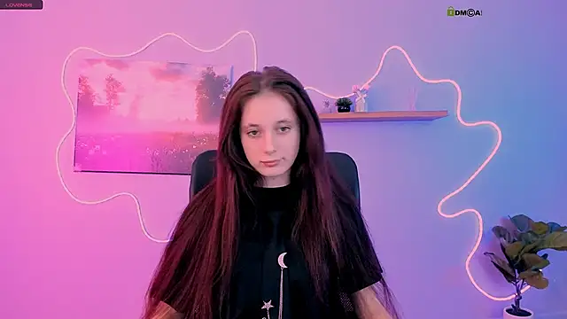 nami glow online show from 04/18/26, 07:29