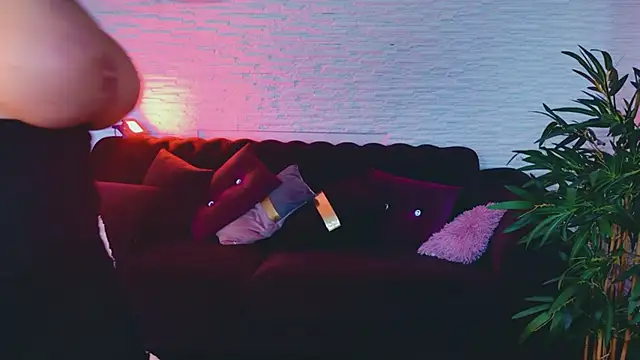 AngelWooW online show from 04/11/26, 05:34