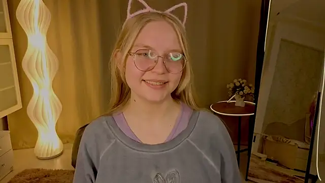 AlicaCohill online show from 04/04/26, 07:11