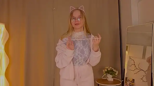 AlicaCohill online show from 04/09/26, 07:08