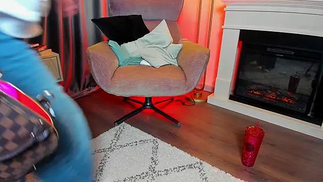 AvalonWest online show from 04/13/26, 01:11