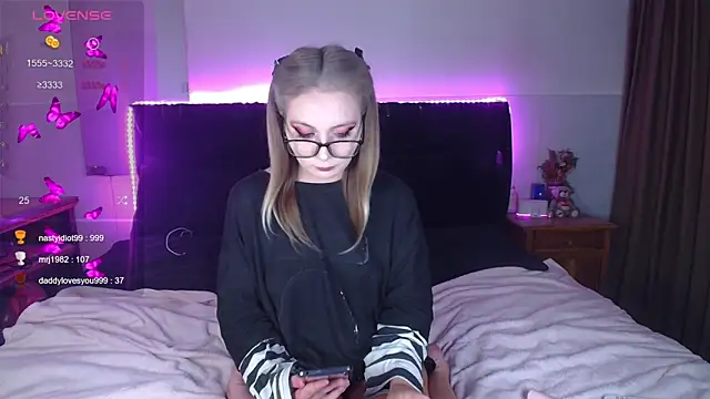 Snapshot of ammyska chatting on 03/24/26, 10:20 ammyska online show from 03/24/26, 10:20