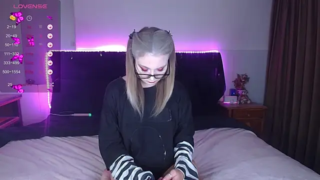 Snapshot of ammyska chatting on 03/29/26, 03:28 ammyska online show from 03/29/26, 03:28