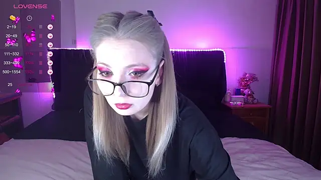 Snapshot of ammyska chatting on 04/09/26, 04:12 ammyska online show from 04/09/26, 04:12