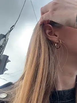 Snapshot of FReyja_44 chatting on 03/27/26, 11:32 FReyja 44 online show from 03/27/26, 11:32