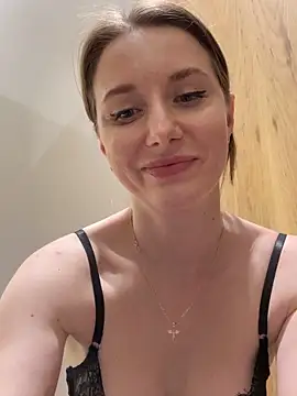 Snapshot of FReyja_44 chatting on 04/03/26, 10:57 FReyja 44 online show from 04/03/26, 10:57