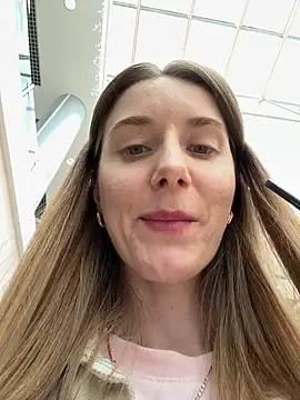 Snapshot of FReyja_44 chatting on 04/04/26, 11:29 FReyja 44 online show from 04/04/26, 11:29