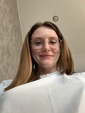 Snapshot of FReyja_44 chatting on 04/07/26, 10:59 FReyja 44 online show from 04/07/26, 10:59