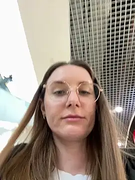 Snapshot of FReyja_44 chatting on 04/08/26, 10:04 FReyja 44 online show from 04/08/26, 10:04