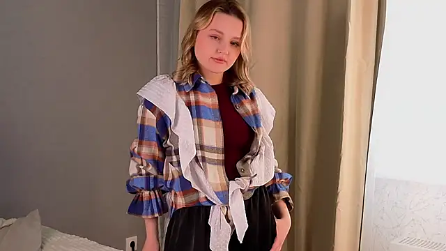 Snapshot of LorriMonz chatting on 04/01/26, 03:29 LorriMonz online show from 04/01/26, 03:29