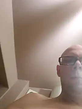 Snapshot of tomeksex1x chatting on 01/18/26, 08:01 tomeksex1x online show from 01/18/26, 08:01