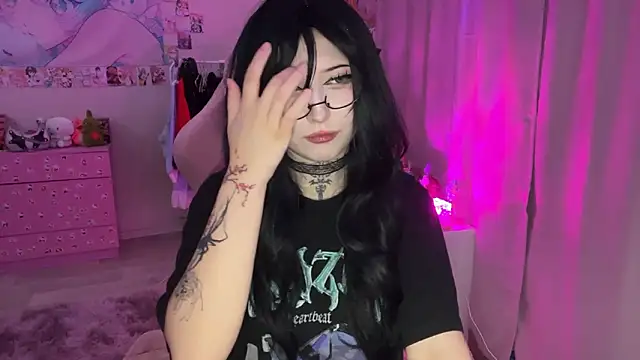 Snapshot of ToxiraLuneX chatting on 03/25/26, 03:29 ToxiraLuneX online show from 03/25/26, 03:29