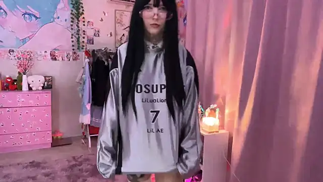 Snapshot of ToxiraLuneX chatting on 04/15/26, 05:42 ToxiraLuneX online show from 04/15/26, 05:42