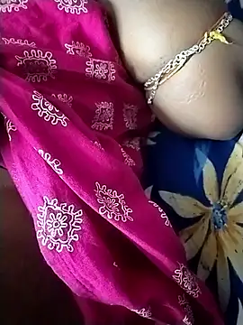 Snapshot of deshi_girl_2007 chatting on 04/12/26, 12:26 deshi girl 2007 online show from 04/12/26, 12:26