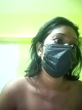 bannerjeesneha20 online show from 04/13/26, 07:19