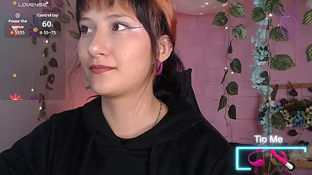 eyes moonn online show from 03/28/26, 11:21