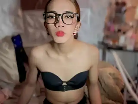 Leijona Milker online show from 04/08/26, 10:04