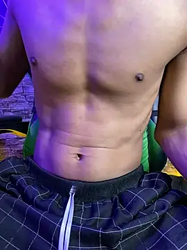 Snapshot of tukangcoli31 chatting on 04/15/26, 12:17 tukangcoli31 online show from 04/15/26, 12:17