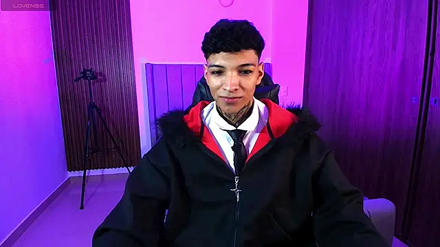 im Usuga online show from 04/14/26, 03:45