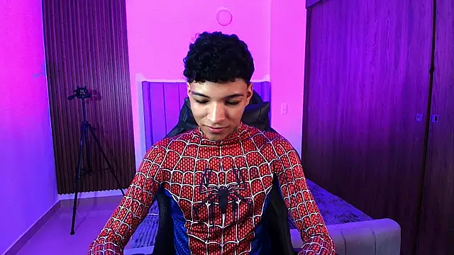 im Usuga online show from 04/15/26, 04:30