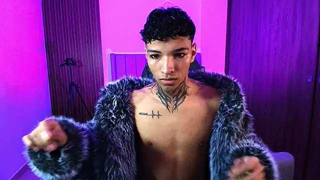 im Usuga online show from 04/16/26, 08:04