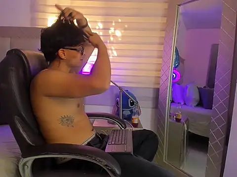 Snapshot of mathias_oberlin chatting on 04/14/26, 07:20 mathias oberlin online show from 04/14/26, 07:20