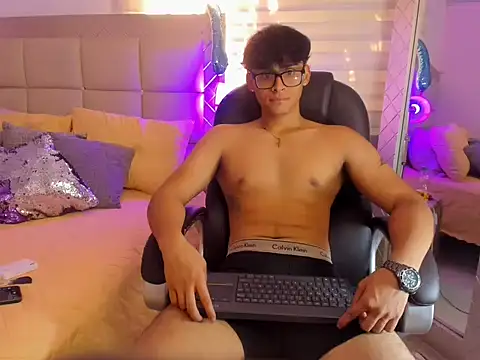 Snapshot of mathias_oberlin chatting on 04/15/26, 07:58 mathias oberlin online show from 04/15/26, 07:58