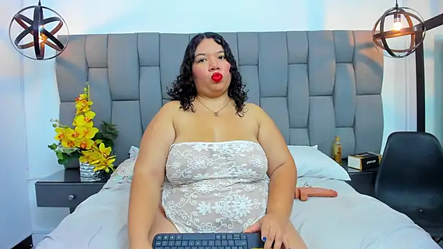 Aurorarosye online show from 04/16/26, 01:56