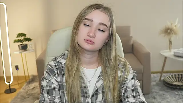 VioletteClaire online show from 03/29/26, 09:31