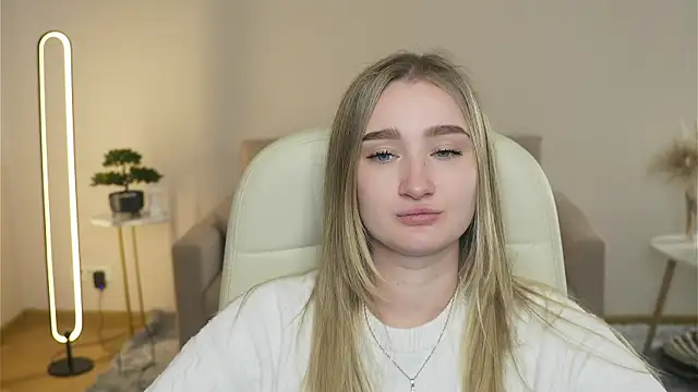 VioletteClaire online show from 04/03/26, 08:45