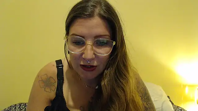 MaitresseGwene online show from 04/16/26, 09:39
