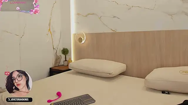 Snapshot of victoria_hokings chatting on 04/16/26, 12:28 victoria hokings online show from 04/16/26, 12:28