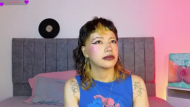 Snapshot of Luna_Blooms chatting on 03/26/26, 11:49 Luna Blooms online show from 03/26/26, 11:49