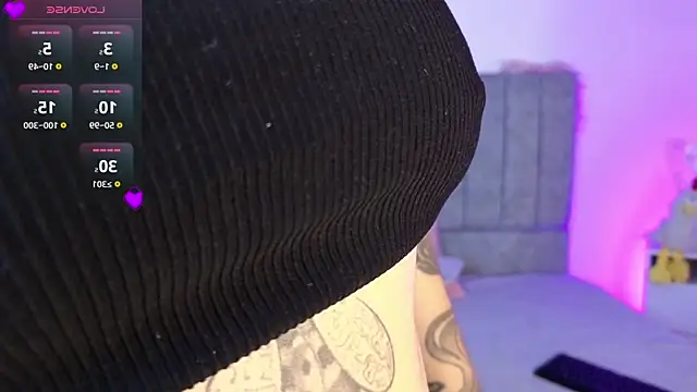 Snapshot of Luna_Blooms chatting on 04/09/26, 11:48 Luna Blooms online show from 04/09/26, 11:48