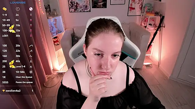 Snapshot of Elisabeth_Binder chatting on 07/10/26, 03:33 Elisabeth Binder online show from 07/10/26, 03:33