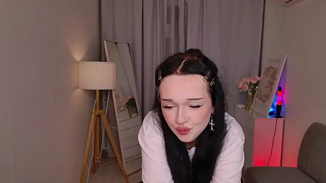 Flora Ray online show from 03/25/26, 01:50