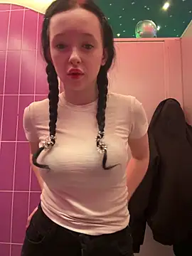 Flora Ray online show from 04/08/26, 01:11