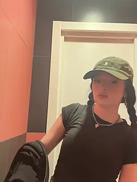 Flora Ray online show from 04/14/26, 01:17