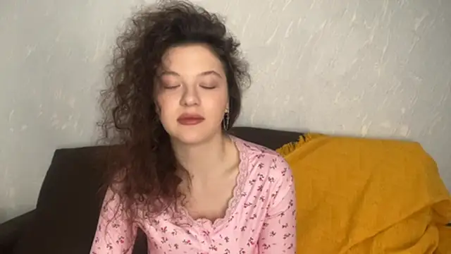 Snapshot of GIowySlava chatting on 04/14/26, 06:19 GIowySlava online show from 04/14/26, 06:19