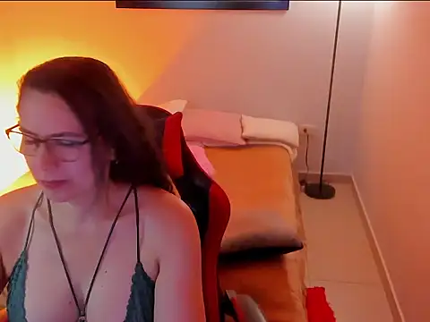 Snapshot of jazmin_steele chatting on 04/01/26, 01:41 jazmin steele online show from 04/01/26, 01:41