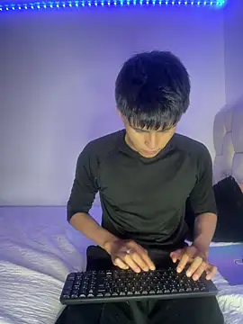 LYAN DYLAN online show from 03/26/26, 10:15